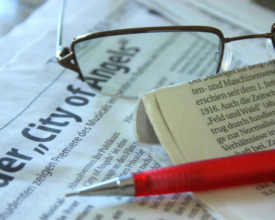 Donald Trump a 'loose cannon', not worth the risk: Hillary Clinton